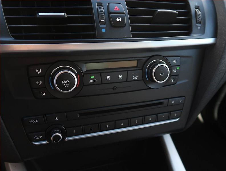 BMW X3 (2012) xDrive20d, 4X4, Automat - fotka 17 z 21