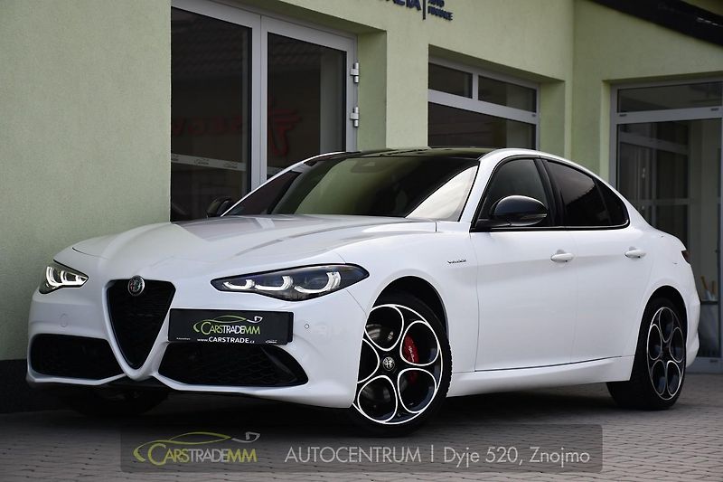 Alfa Romeo Giulia 2.0T 16V 206kW VELOCE AT8 Q4 - fotka 1 z 49