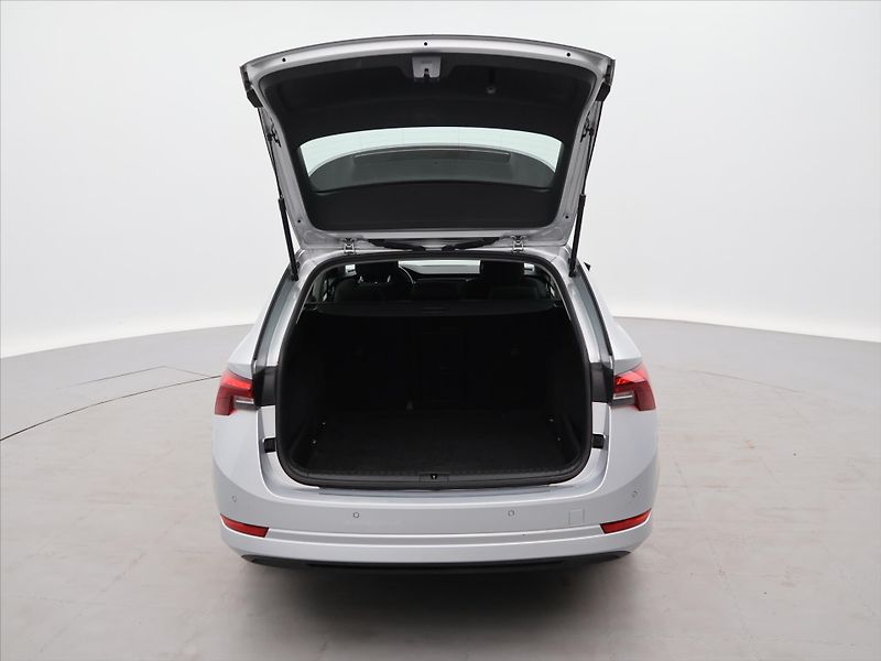 Škoda Octavia 2,0 TDI 85kW Ambition CZ DPH - fotka 9 z 32
