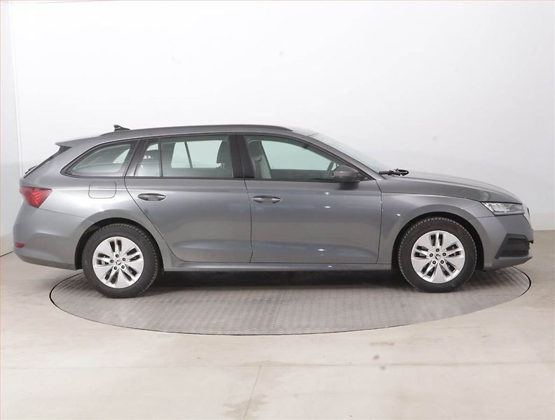 Škoda Octavia (2023) 1.5 TSI - fotka 6 z 16