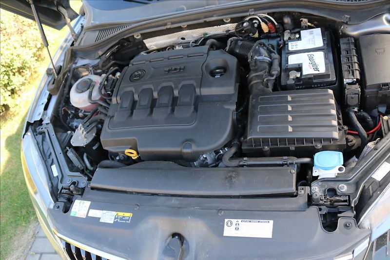Škoda Superb 2,0 TDi, DSG , 4x4 - fotka 49 z 52