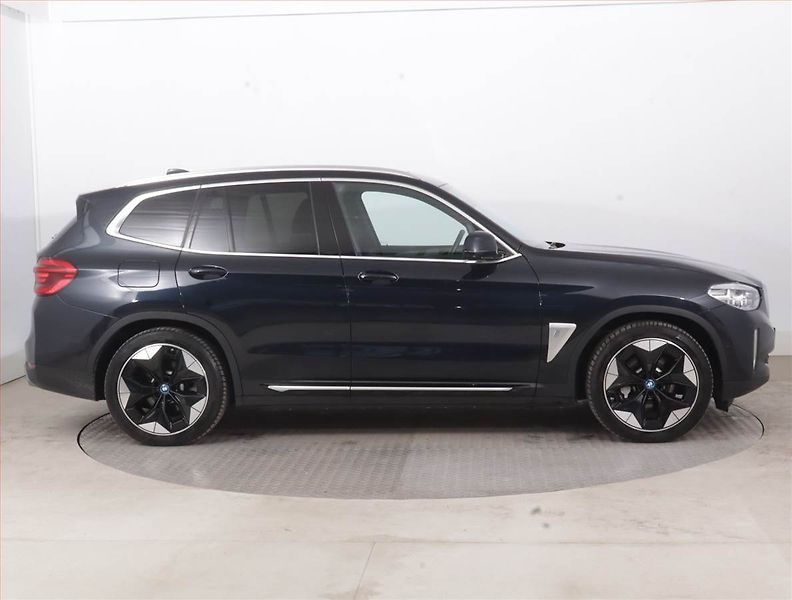BMW iX3 (2021) 80 kWh, SoH 97% - fotka 6 z 21