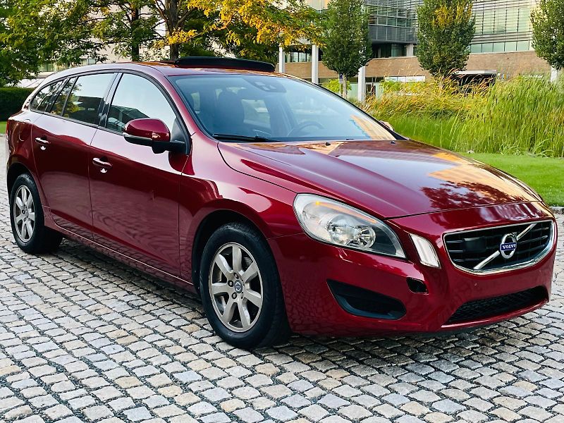 Volvo V60 2.0D4 5VÁLEC SERVISKA TAŽNÉ - fotka 8 z 48