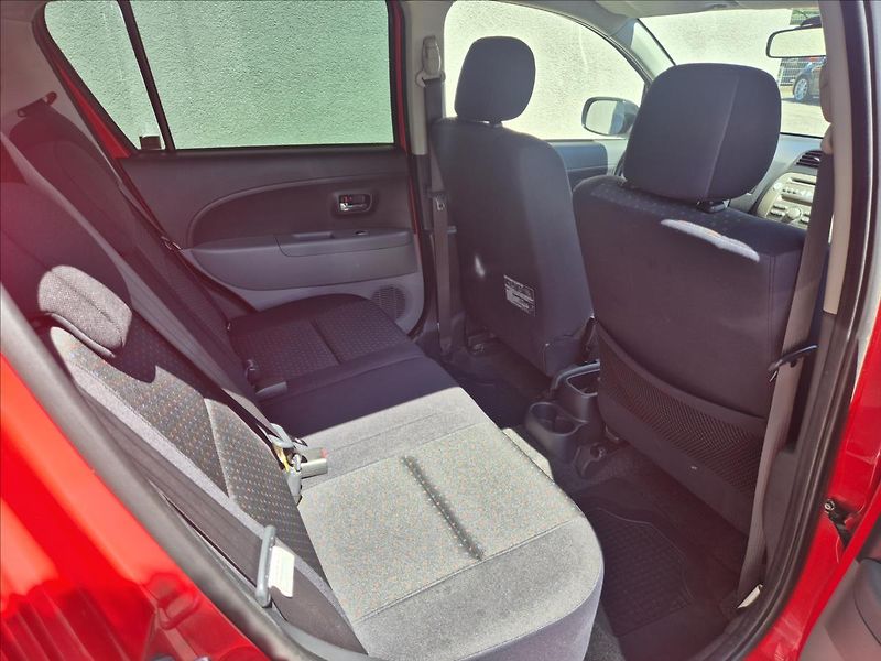 Daihatsu Sirion 1,0 i 51Kw Klima ALU - fotka 17 z 26