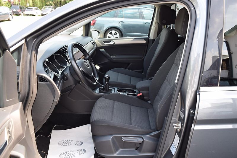 Volkswagen Touran (2017) 1.4TSI 110kw CLBMT 7MÍST TAŽNÉ - fotka 21 z 41