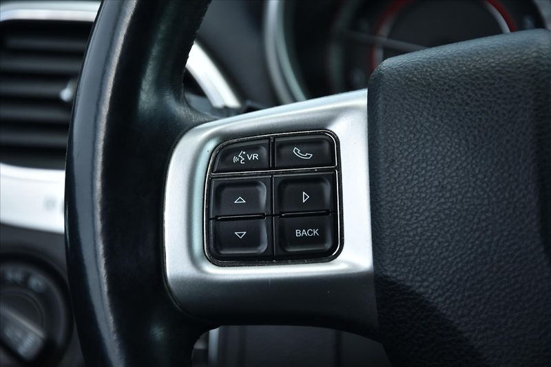 Fiat Freemont 2.0 MJT 125kW 4x4 7-MÍST ČR - fotka 17 z 31