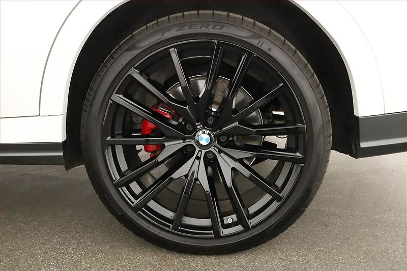 BMW X6 (2025) xDrive40i - fotka 12 z 26
