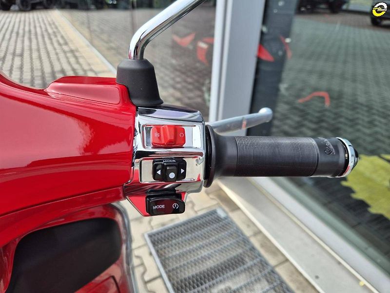 Vespa Primavera 125 3V ABS (2026) Primavera 125 RED - fotka 20 z 22