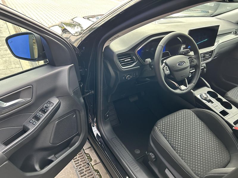 Ford Kuga Top Edition 2.5 PHEV 178kW - fotka 18 z 39