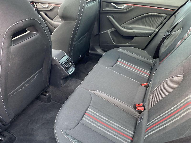 Škoda Kamiq (2024) 1.0 TSI DSG Monte Carlo - fotka 9 z 33