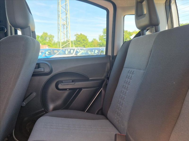 Fiat Panda 1,2 i 1 MAJITEL POUZE 40TIS.km - fotka 13 z 23