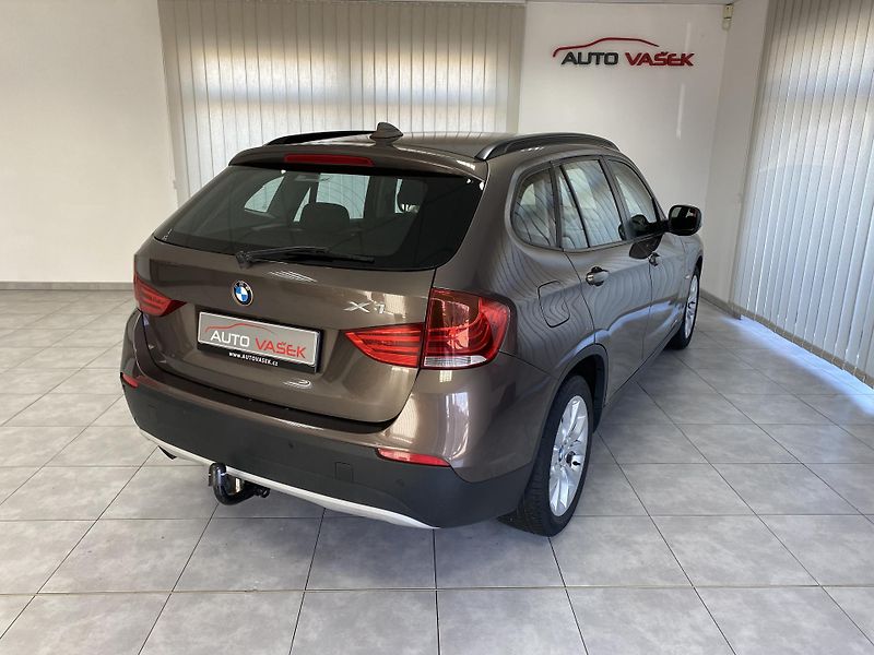 BMW X1 2.0D  XDRIVE REZERVACE  - fotka 10 z 23