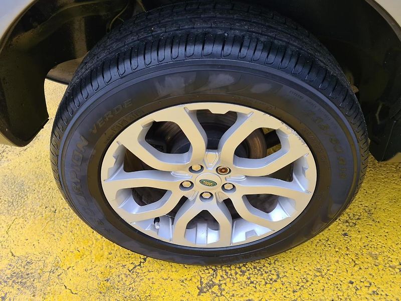 Land Rover Freelander 2,2 TD4 112WW 4WD - fotka 16 z 17
