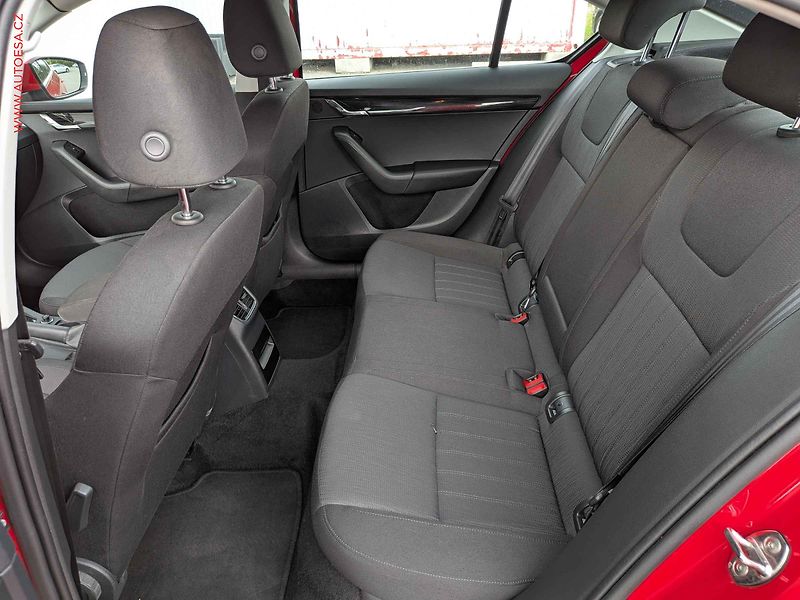 Škoda Octavia (2019) 2.0 TDi, 1.maj,ČR, Style - fotka 10 z 16