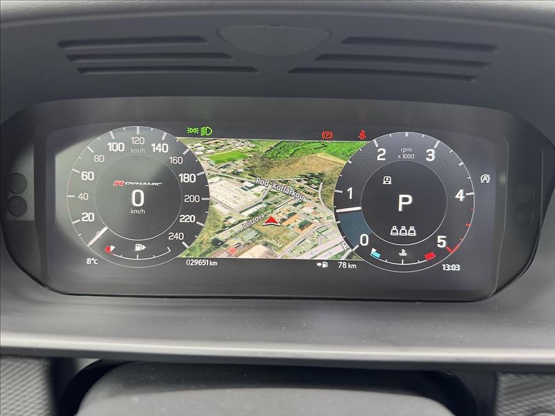 Land Rover Discovery 3,0 D250 R-DYNAMIC SE ZÁRUKA - fotka 17 z 31