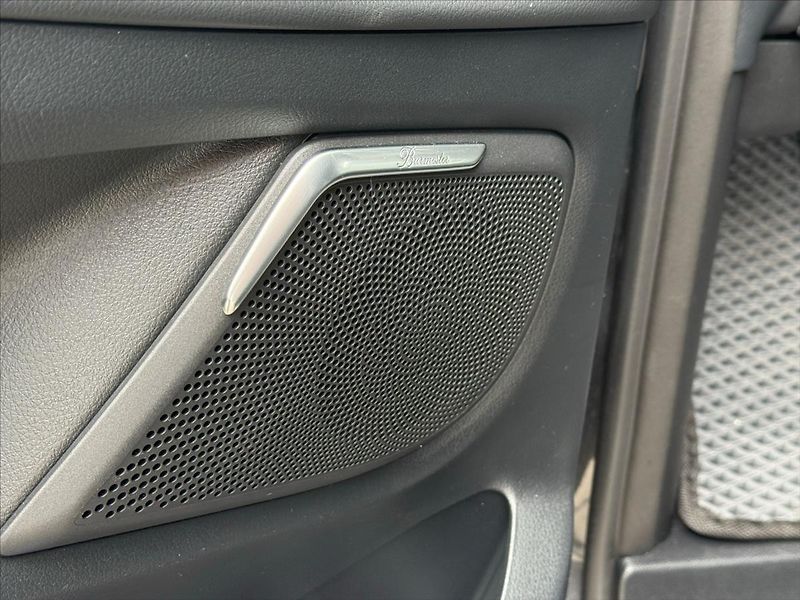 Mercedes-Benz Třídy V 2,0 300 d / Exclusive / XL / 4 - fotka 14 z 26