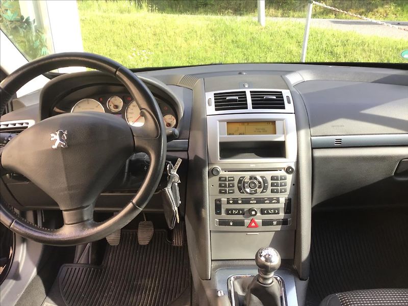 Peugeot 407 2,0  HDI - fotka 9 z 23