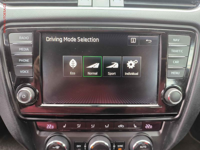 Škoda Octavia (2016) 2.0TSi, 2.maj,ČR, RS, bixen - fotka 15 z 23