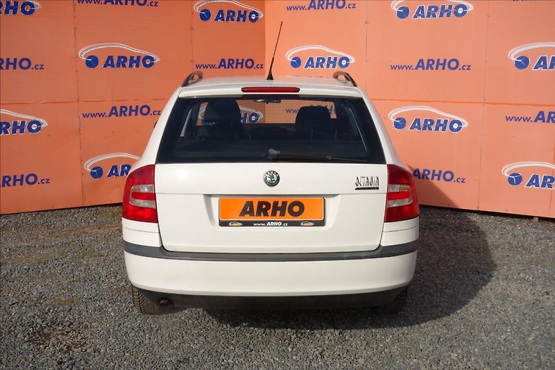 Škoda Octavia 1,6 i 75KW, ČR, SERVIS. KN. - fotka 6 z 35