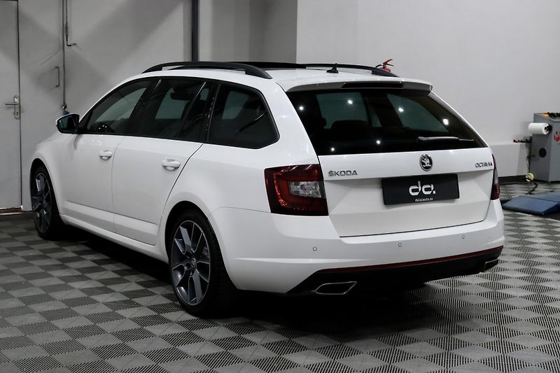 Škoda Octavia 3 FL Combi 2.0 TSI 169 kW RS - fotka 5 z 42