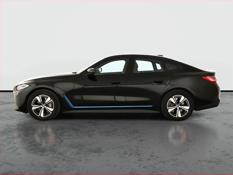 BMW i4 (2022) eDrive40, SoH 95% - fotka 3 z 21