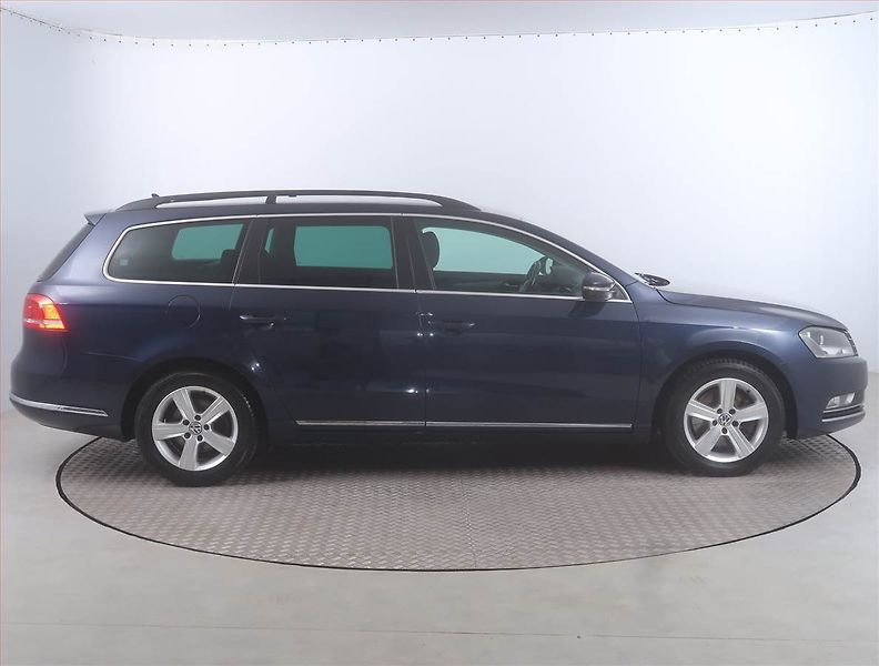 Volkswagen Passat (2013) Comfortline 2.0 TDI - fotka 6 z 16