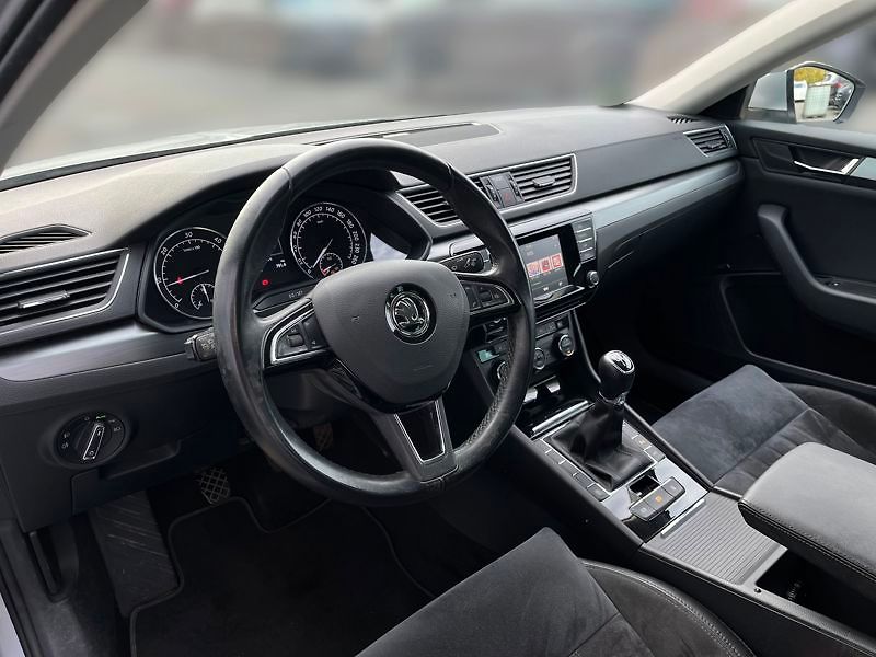 Škoda Superb 2.0 TDI Style - fotka 10 z 18