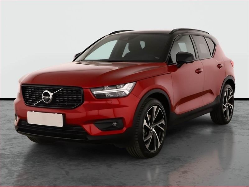 Volvo XC40 (2021) B4 AWD - fotka 2 z 20
