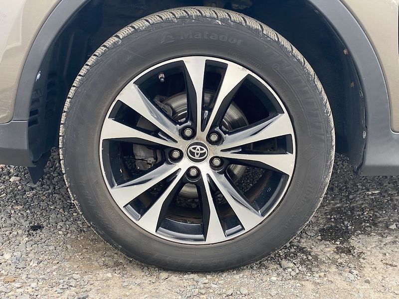 Toyota RAV4 2.2D, ČR, Premium, 4x4, navi - fotka 9 z 34