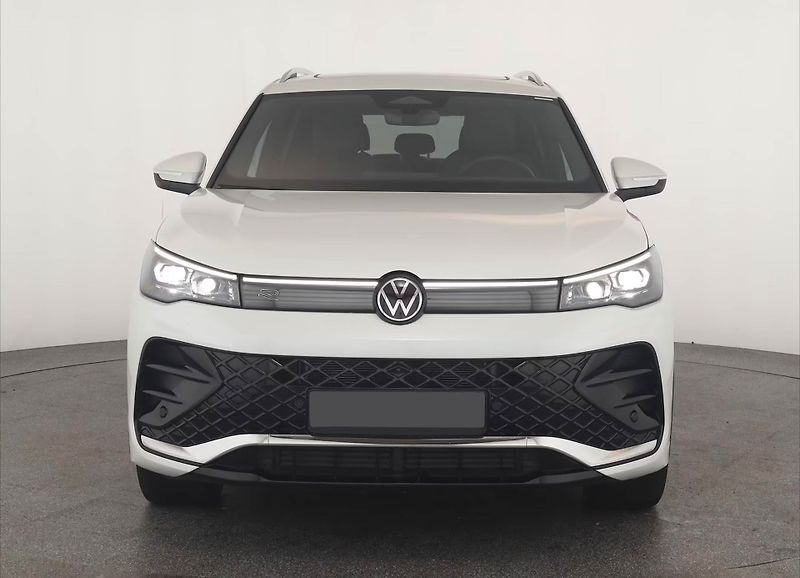 Volkswagen Tiguan TDI 4M R-Line Pano 360 IQ Vent - fotka 2 z 17