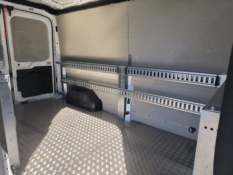 Ford Transit (2022) 2.0TDCi L3H2, TREND, AC - fotka 9 z 22