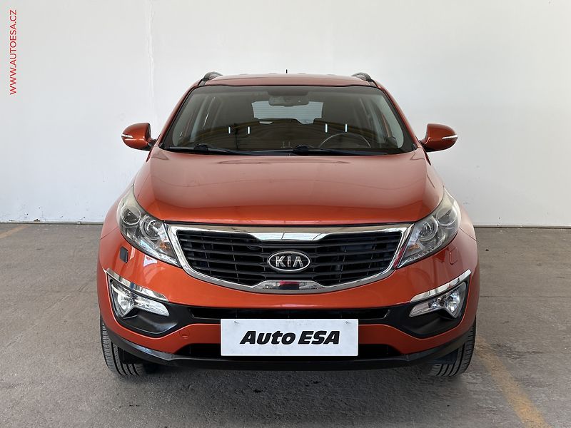 Kia Sportage (2011) 2.0CRDi 4x4, ČR, Navi, AC - fotka 2 z 14