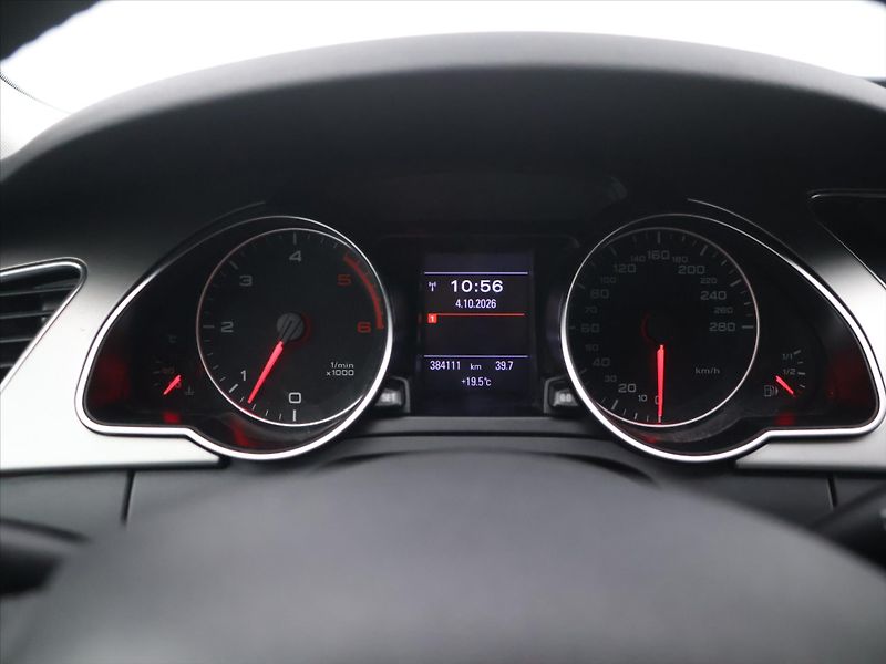Audi A5 3,0 TDI 176KW QUATTRO SLINE - fotka 12 z 27