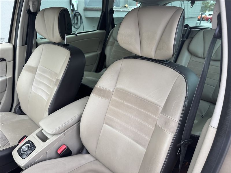 Renault Grand Scénic 1,5 dCi 7míst Navi Bose tažné - fotka 22 z 50