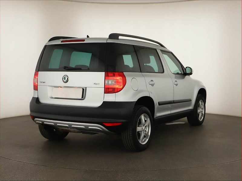 Škoda Yeti (2011) 1.8 TSI, 4X4, Tempomat - fotka 5 z 13