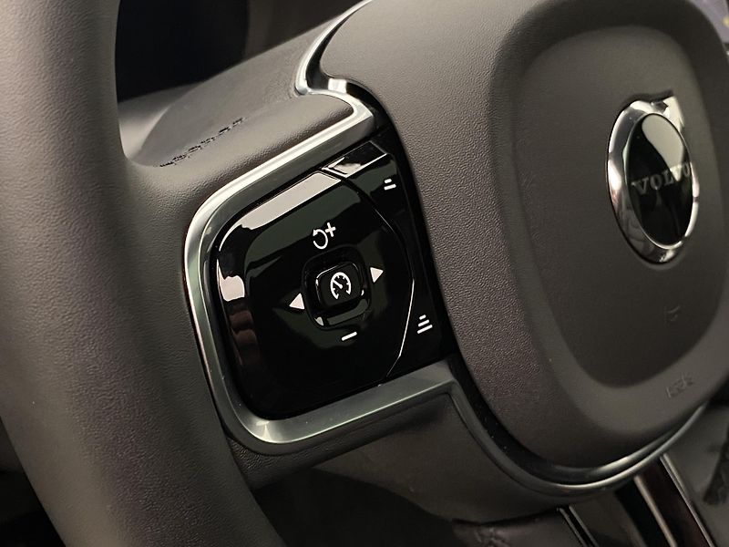 Volvo XC90 (2026) B5 AWD BLACK EDITION ULTRA 7 - fotka 28 z 78