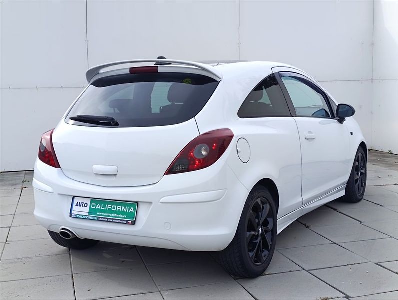 Opel Corsa 1,4 i Klima Navigace Alu - fotka 7 z 30