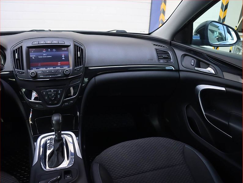 Opel Insignia (2015) 2.0 CDTI, Automat, Navi - fotka 8 z 20