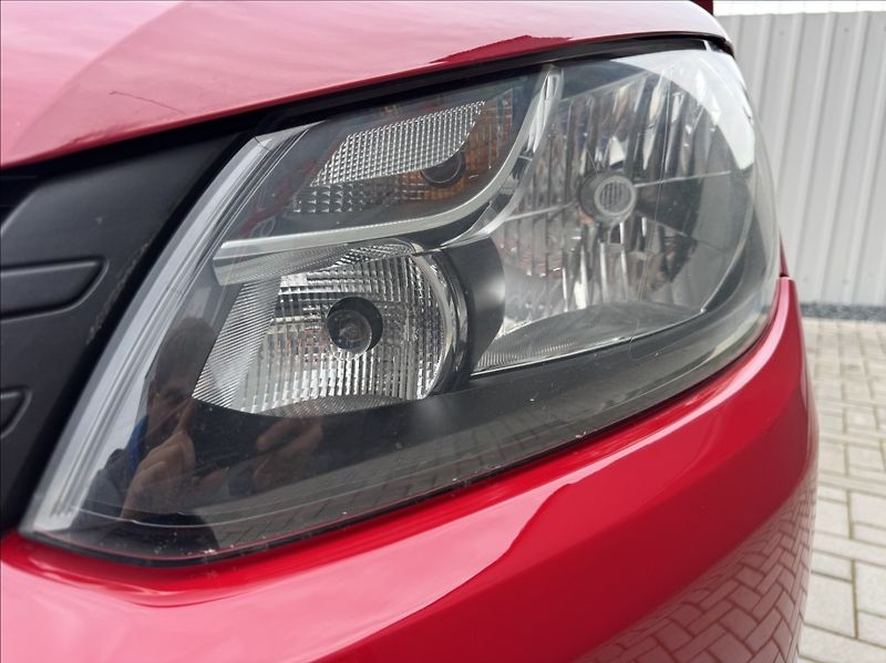 Volkswagen Caddy 1,6 TDI MAXI 7míst Webasto - fotka 10 z 50
