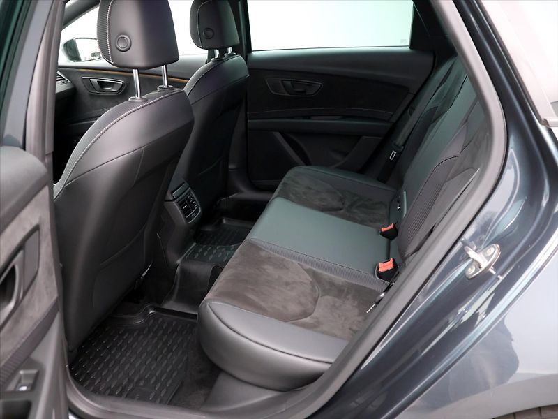 Seat Leon 2,0 TSI Cupra 221kW 4Drive DSG - fotka 13 z 31