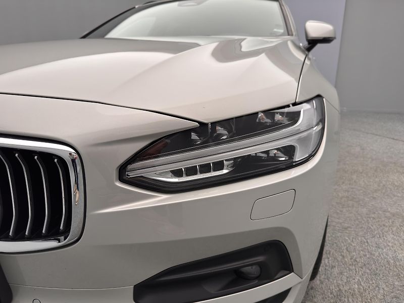 Volvo V90 B4 MOMENTUM AUT - fotka 20 z 45