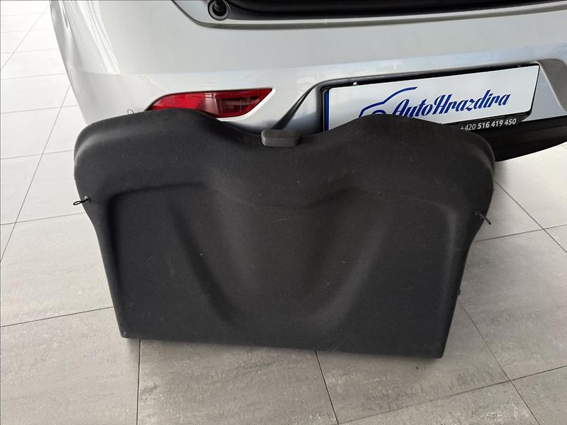 Volvo V40 2,0   D2 88kW,SERVISKA, - fotka 25 z 26