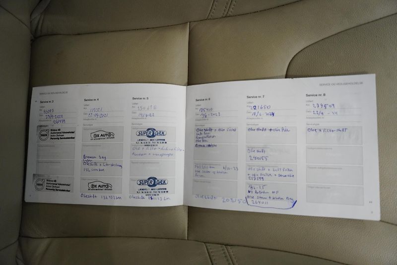 Volvo XC60 2,0 D4 AUTOMAT - fotka 30 z 32