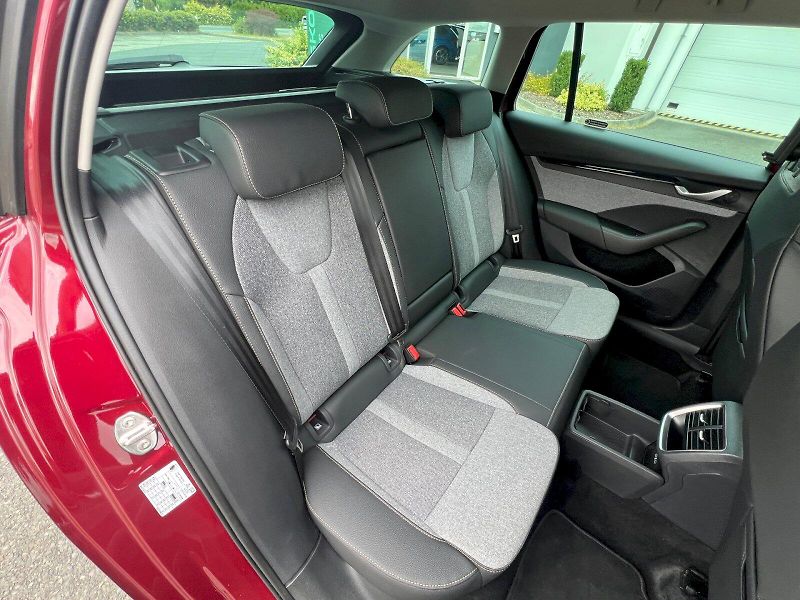 Škoda Octavia (2025) Top Selection 1.5TSi M-HEV 110 - fotka 18 z 30
