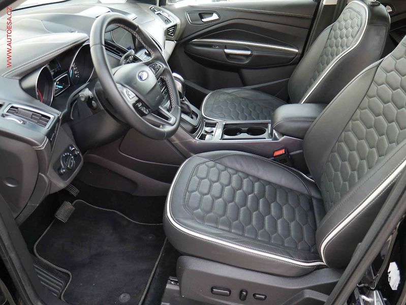 Ford Kuga (2019) 1.5 EB 4x4, Vignale, AT - fotka 9 z 22