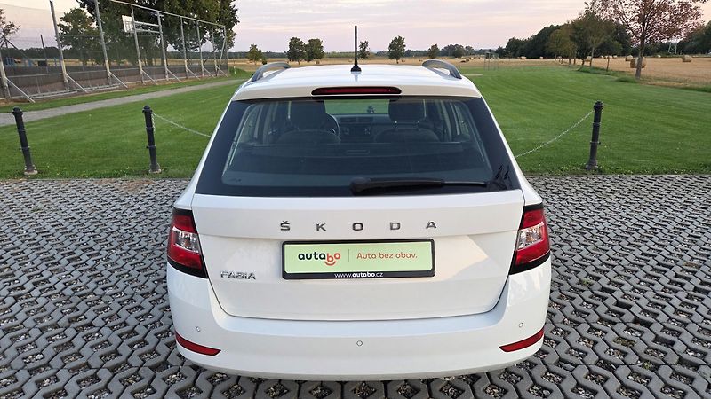 Škoda Fabia (2021) 1.0 TSI 70 kW Ambition, CZ,DPH - fotka 7 z 23