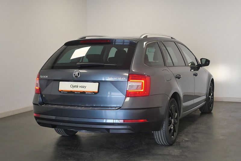 Škoda Octavia - fotka 2 z 22