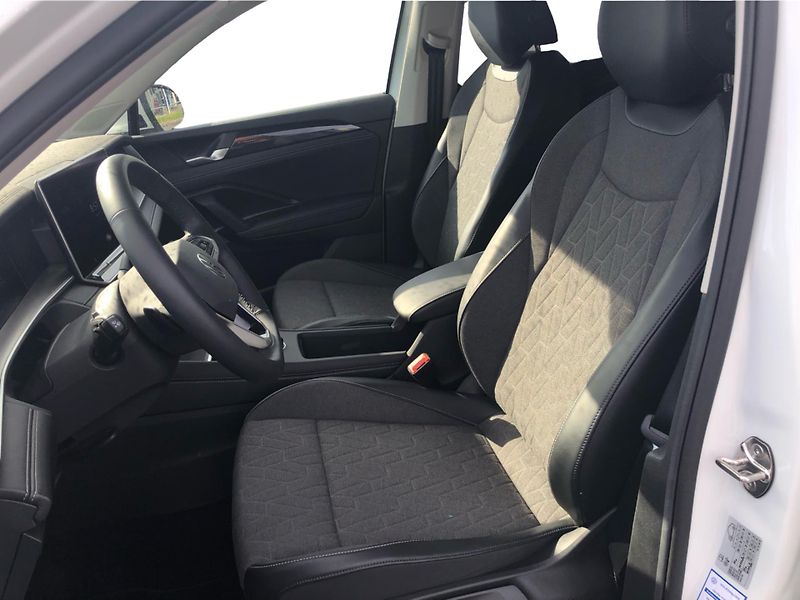 Volkswagen Tayron 1,5 TSI 150kW eHybrid People - fotka 11 z 30
