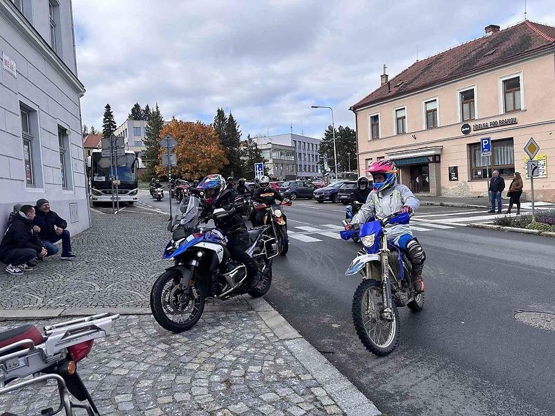 Poslední jízda motosezony 2025 v Prachaticích.