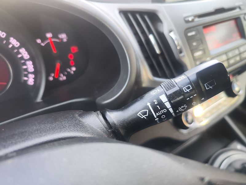 Kia Sportage 2.0 CRDi/100kW 4x4 ČR - fotka 25 z 28